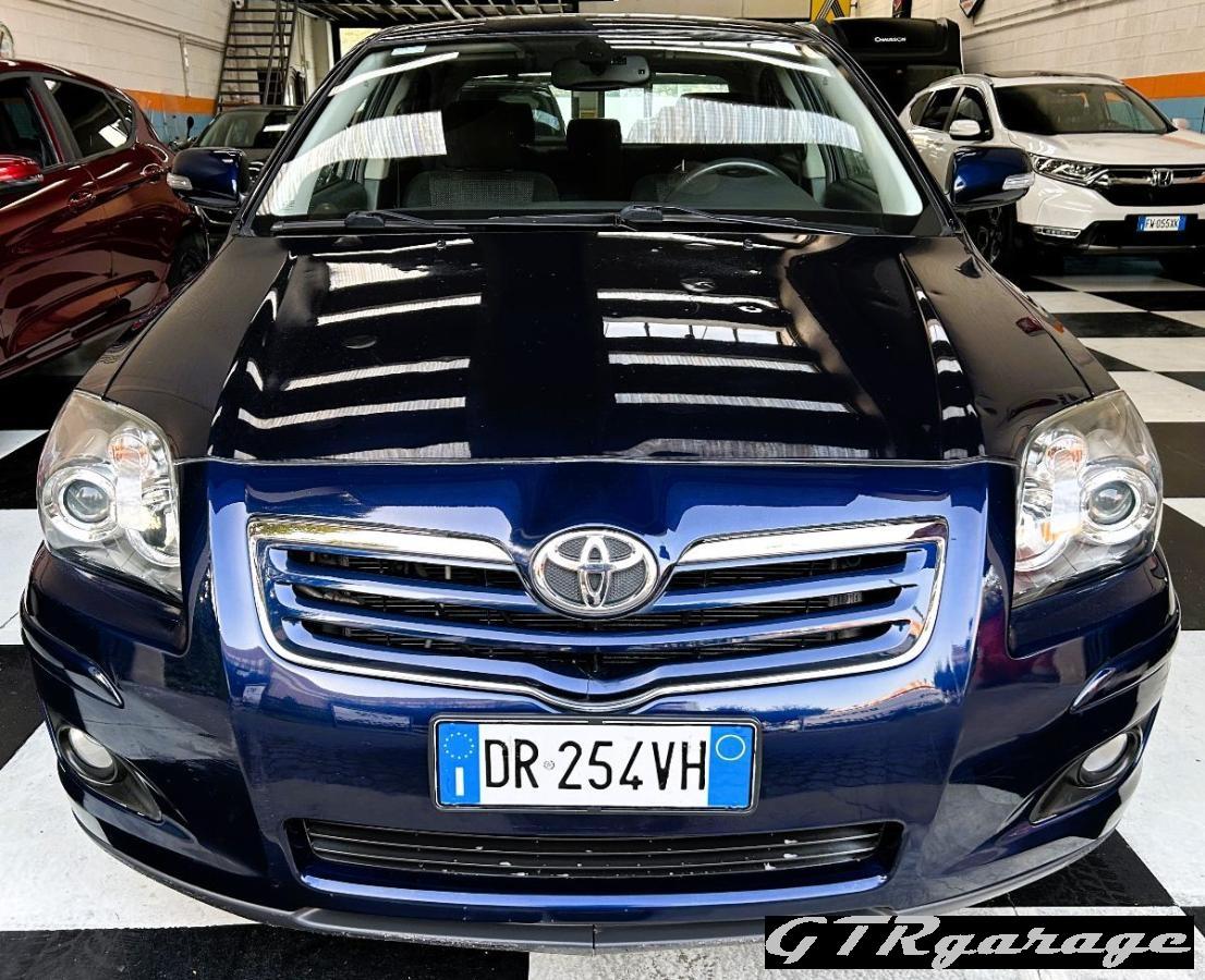 TOYOTA - Avensis - 2.0 D-4D 16V