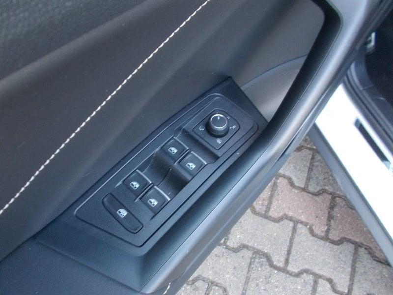 Volkswagen T-Roc 1.0 TSI GOAL LED ACC NAVI