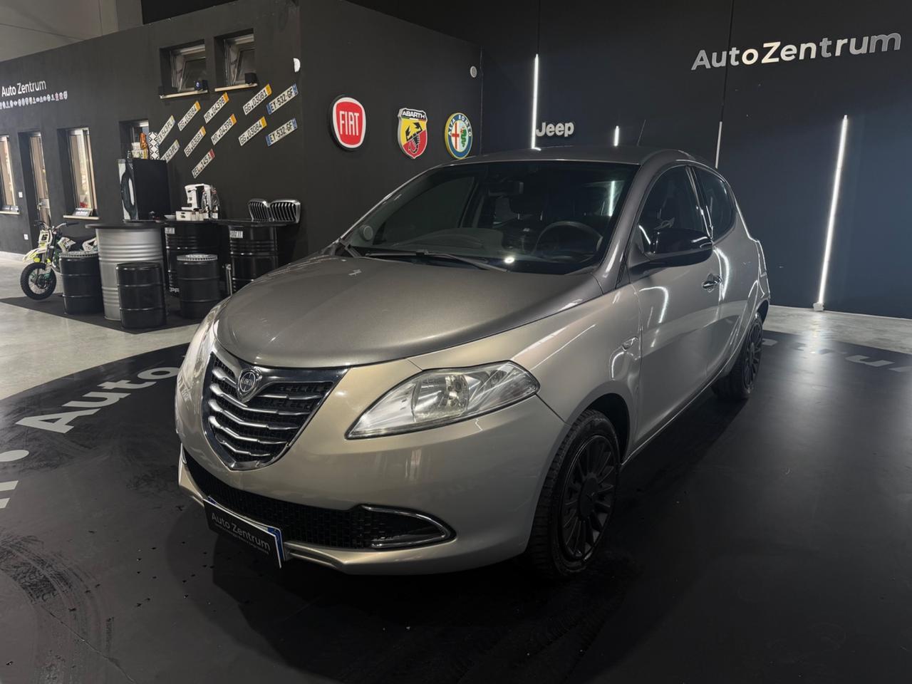 Lancia Ypsilon 1.3 MJT 16V 95 CV 5 porte S&S Silver