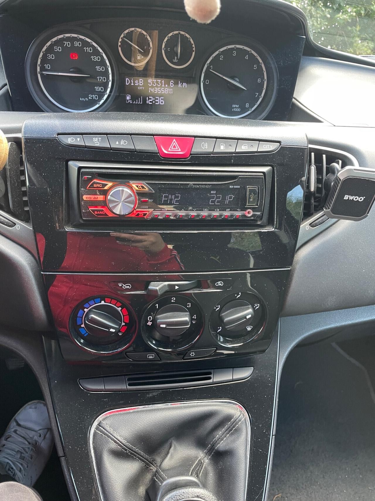 Lancia Ypsilon 1.2 69 CV 5 porte GPL Ecochic Silver