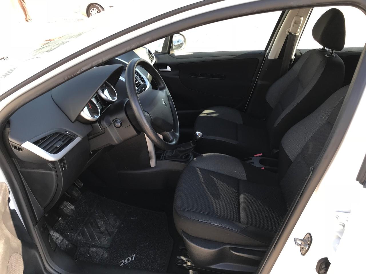 Peugeot 207 1.6 8V HDi 112CV SW Ciel Allure auto pari al nuovo