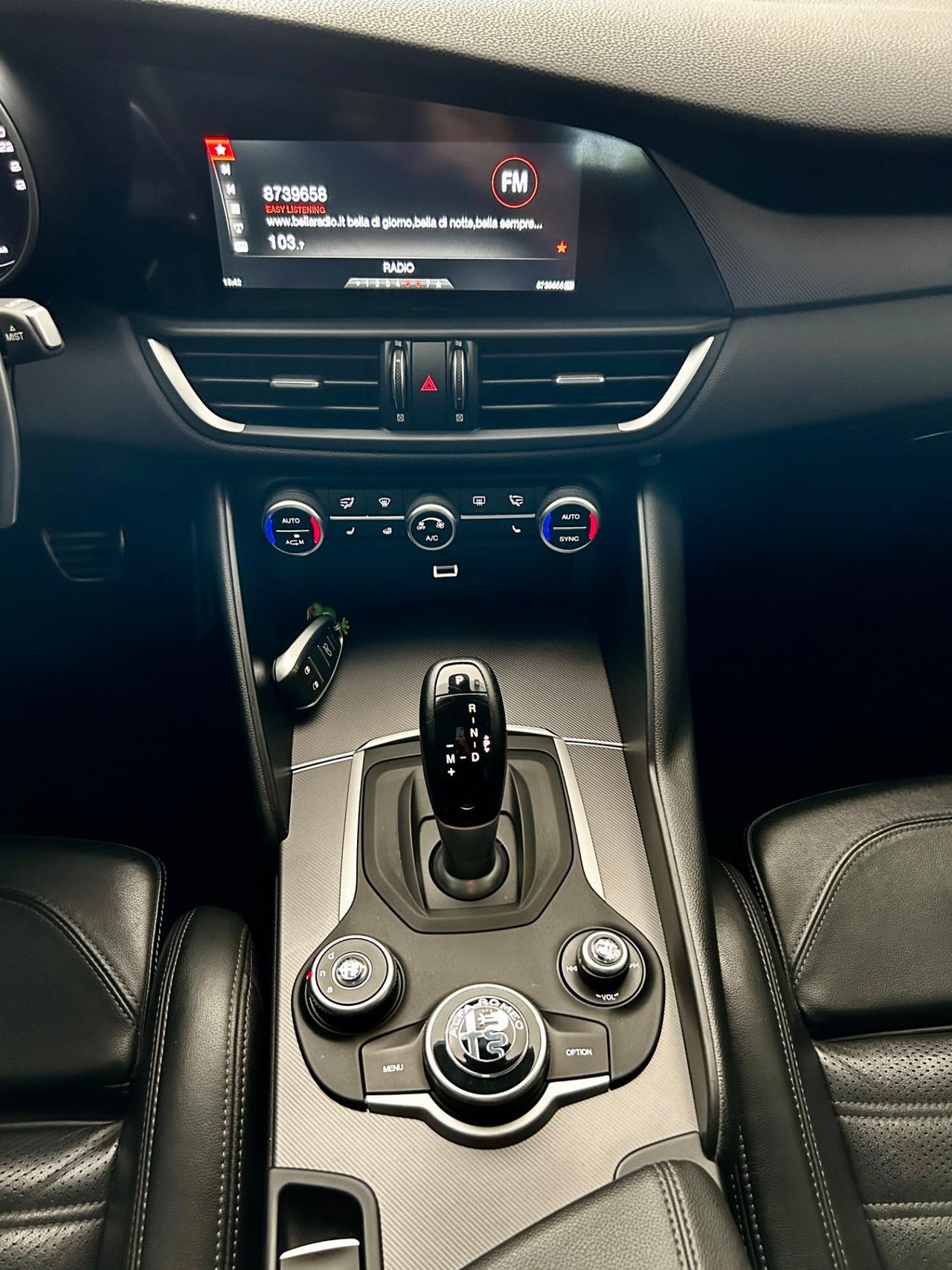 Alfa Romeo Giulia 2.2 Turbodiesel 210 CV AT8 AWD Q4 Veloce
