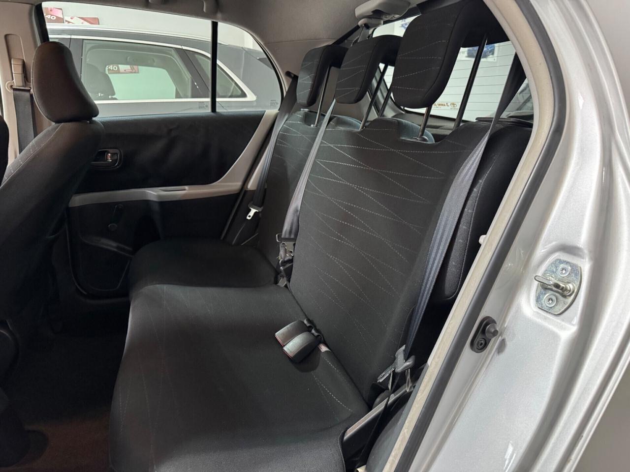 Toyota Yaris 1.0 benzina 5 porte Sol