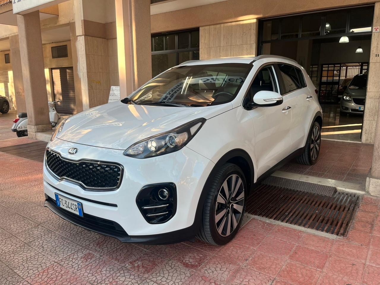 Kia Sportage1.7CRDI Full navi retro garantita-16