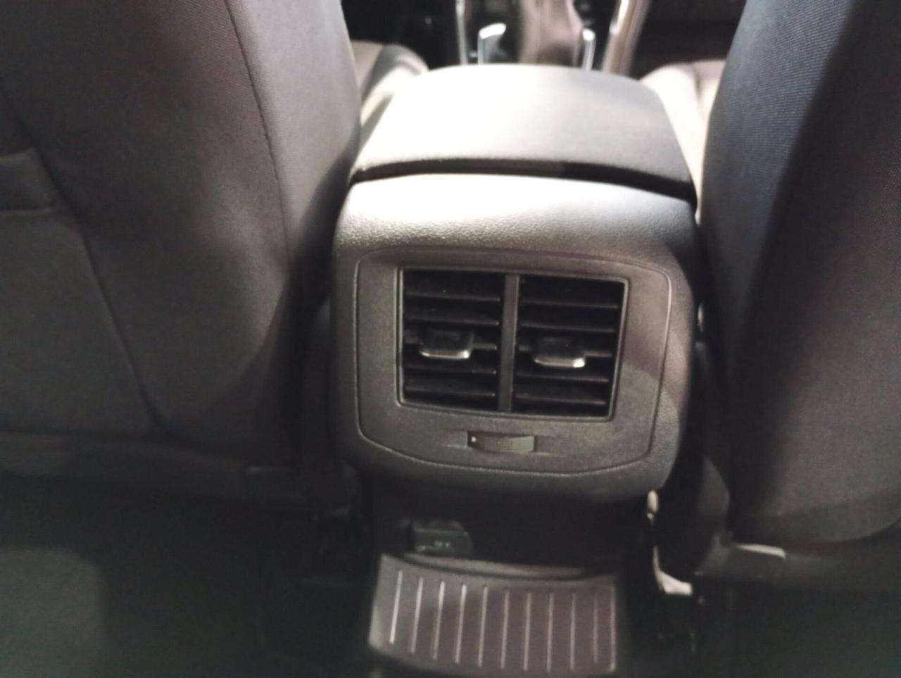 Volkswagen T-Roc 1.6 TDI SCR Business BlueMotion Technology