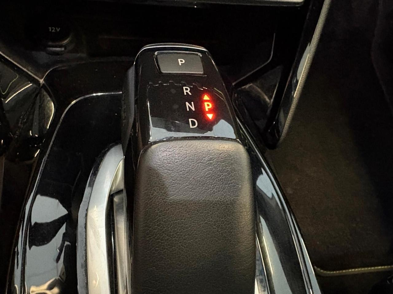 Peugeot 2008 GT PureTech 130 EAT8 SPOTICAR