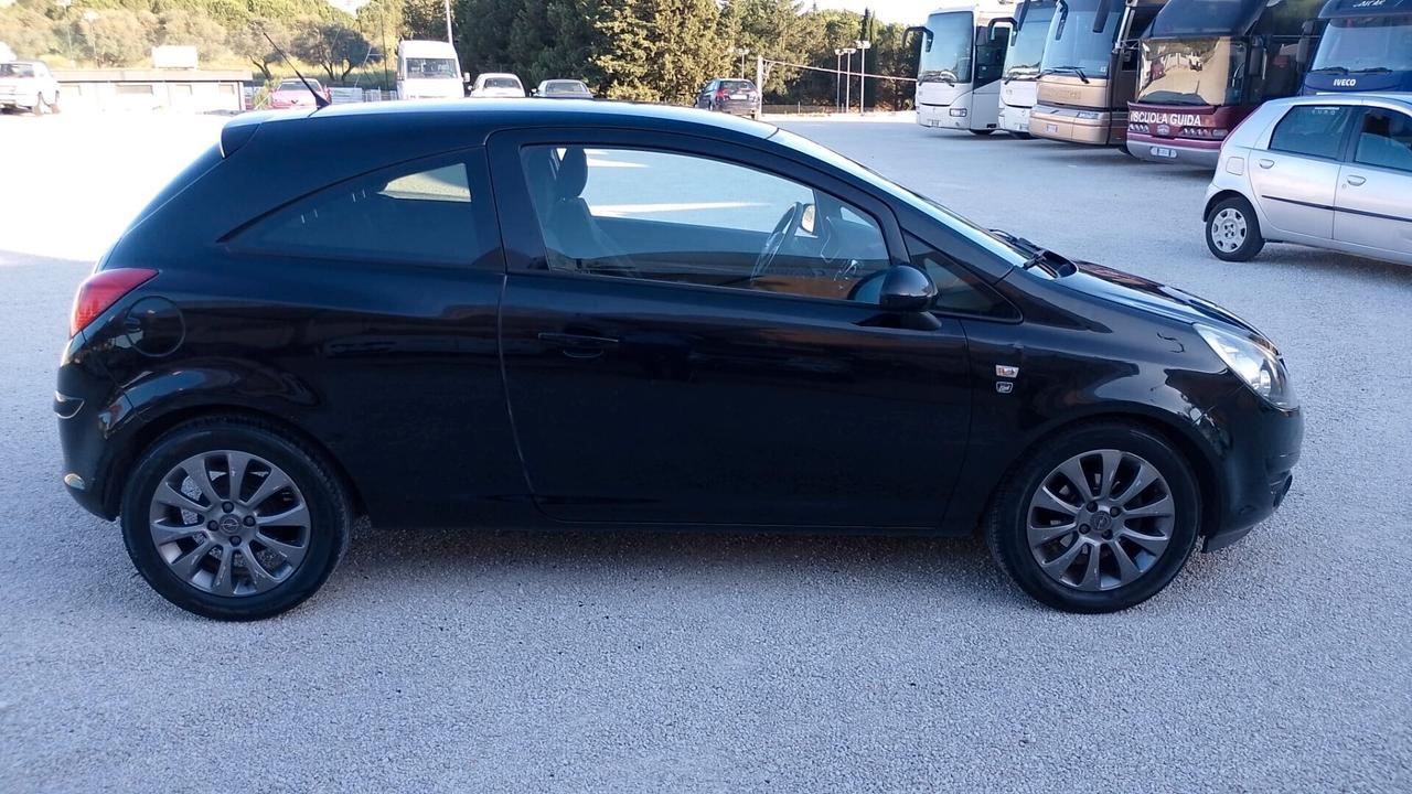 Opel Corsa 1.2 - 2011