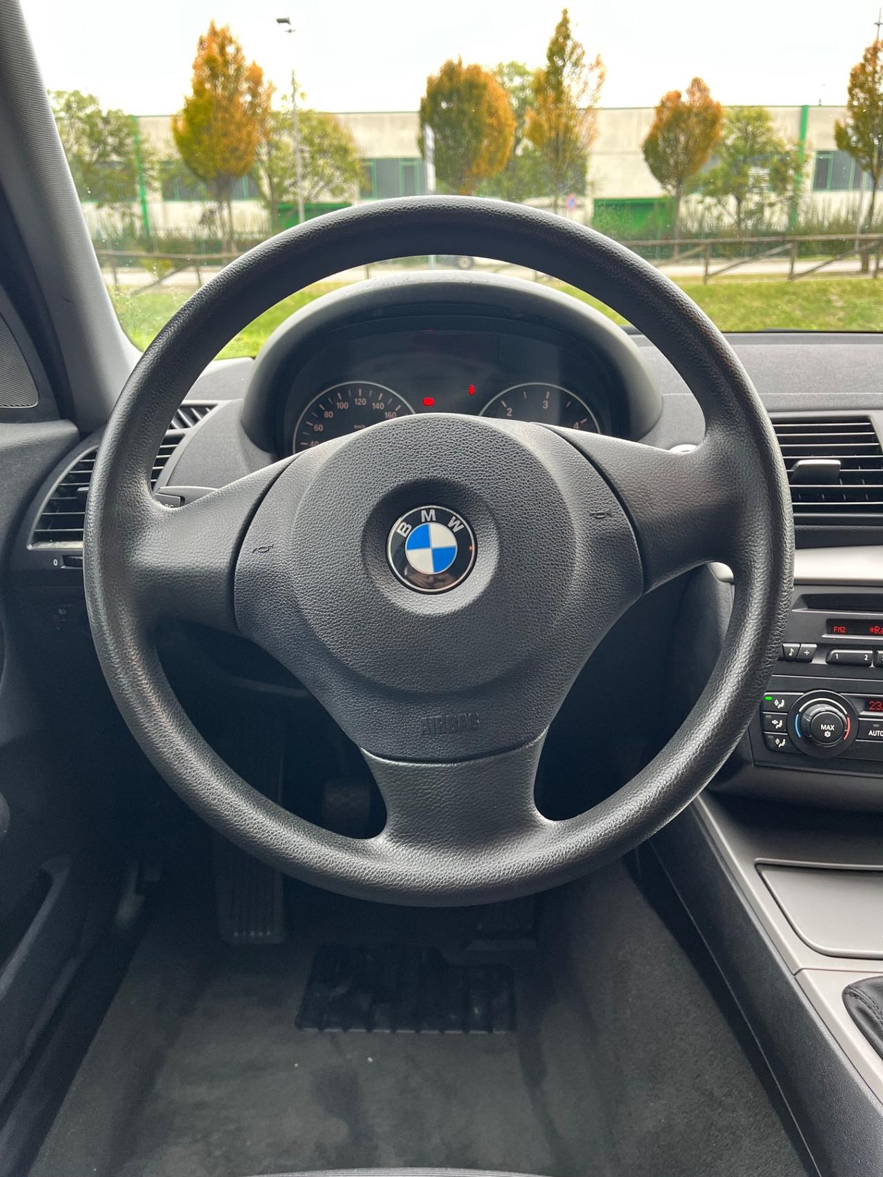 Bmw serie 118D 122CV Neopatentati