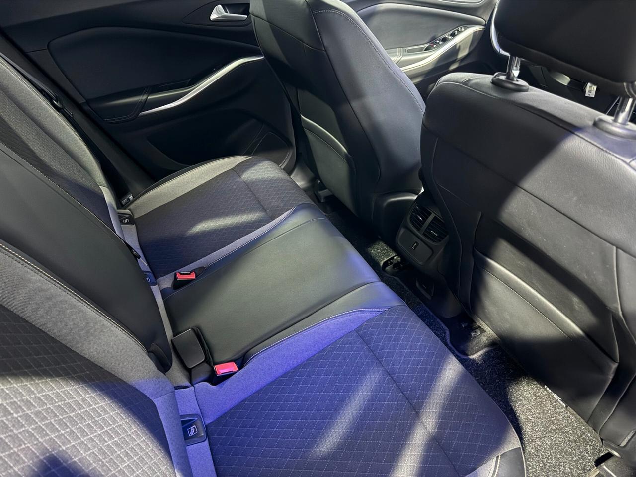 Opel Grandland 1.5 diesel Ecotec aut. Business Elegance