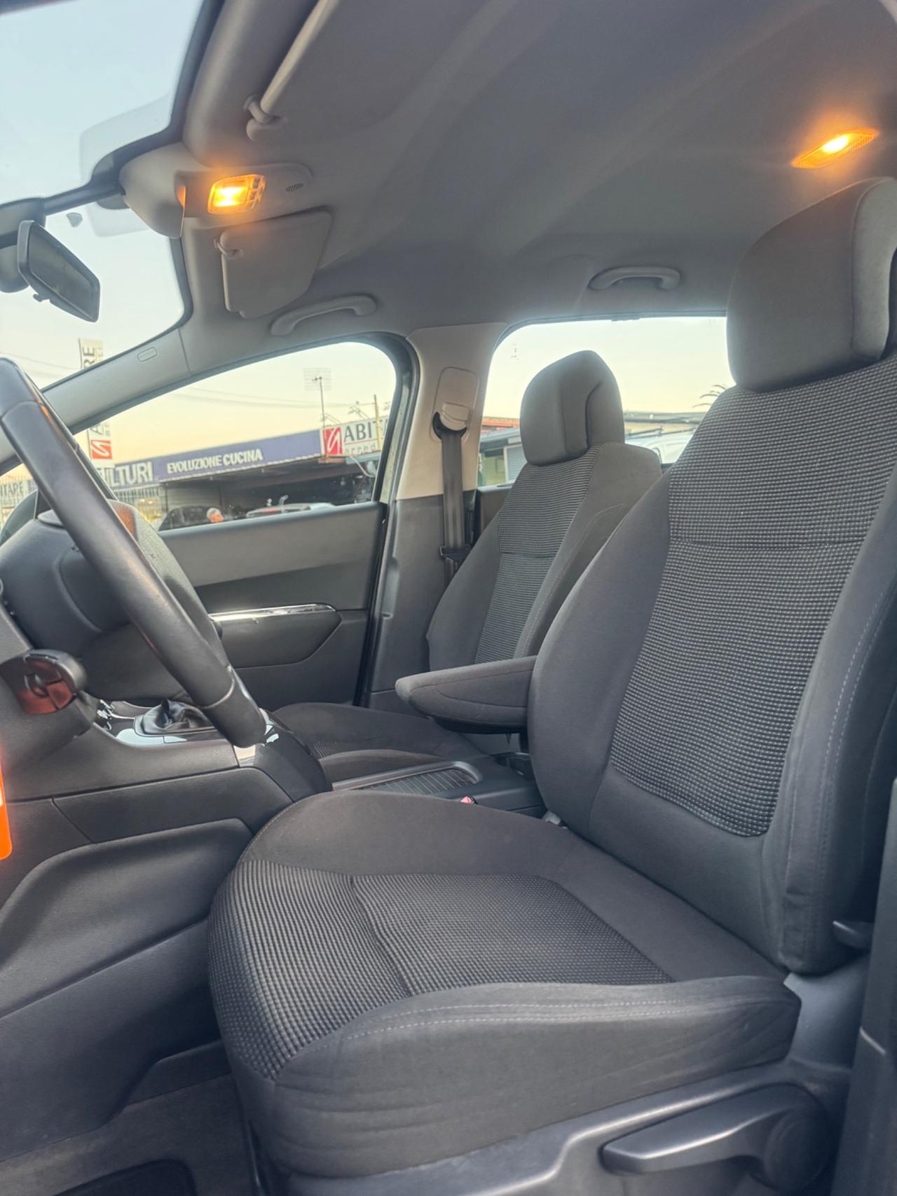 Peugeot 5008 1.6 HDi 112CV Business 7 posti