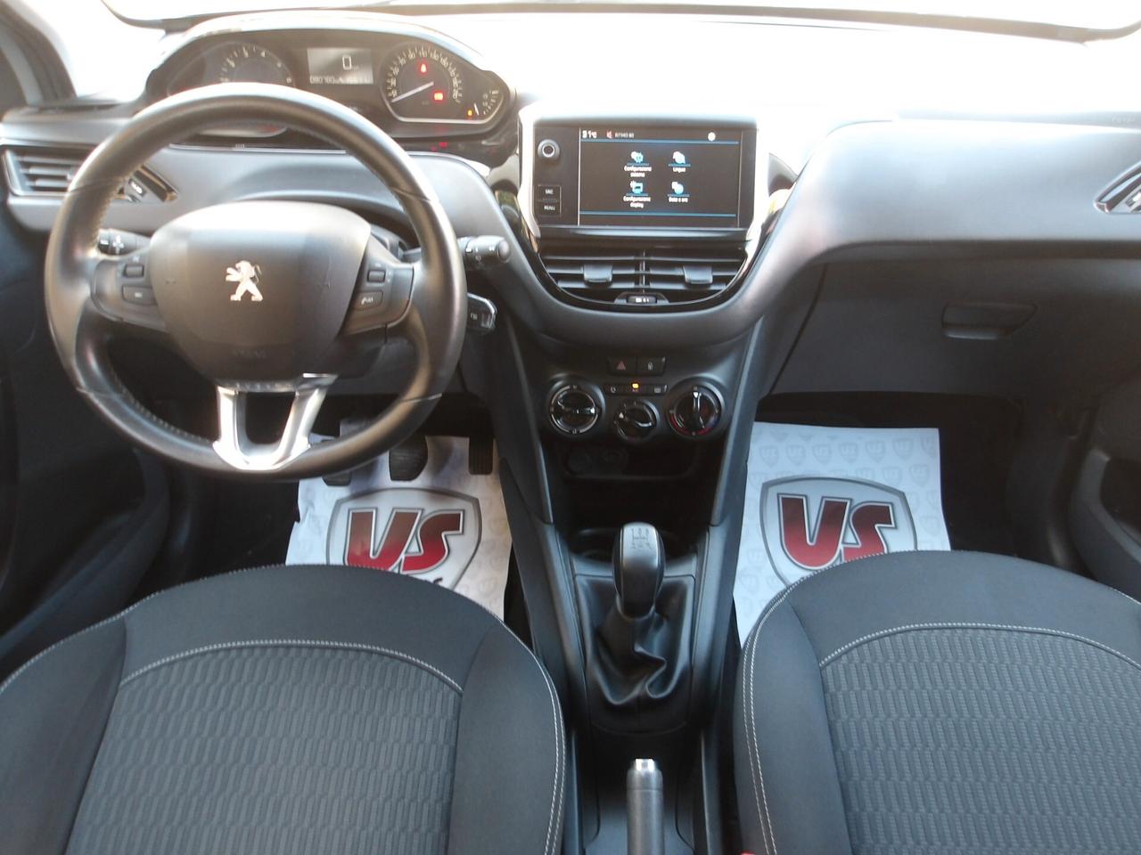 PEUGEOT 208 1.2 BENZ-KM 80.000-2017