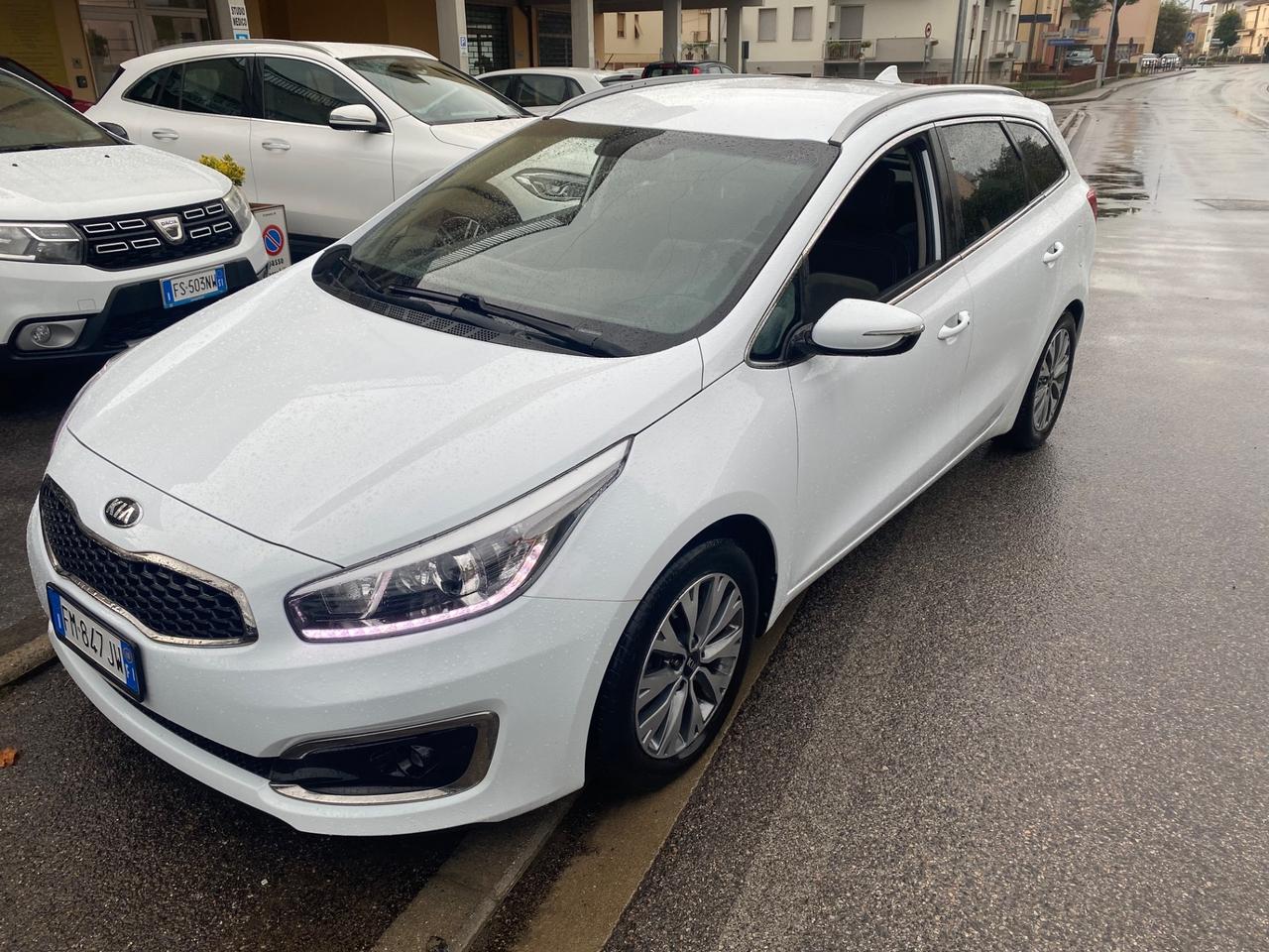 Kia Ceed cee'd 1.6 CRDi 136 CV DCT SW EcoDynamics Business Class