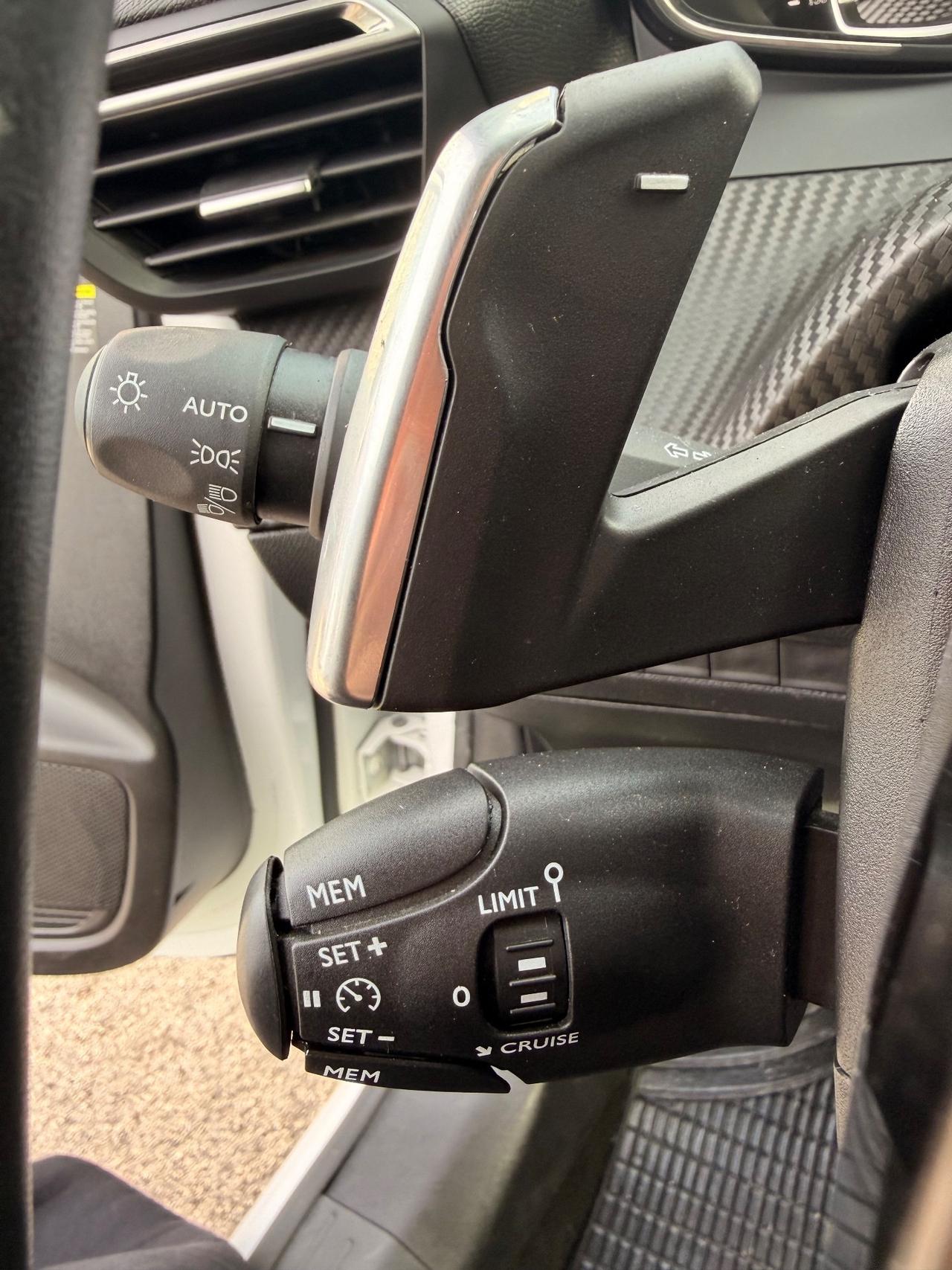 Peugeot 208 1.2 100 EAT8 Allure Pack AUTOMATICA