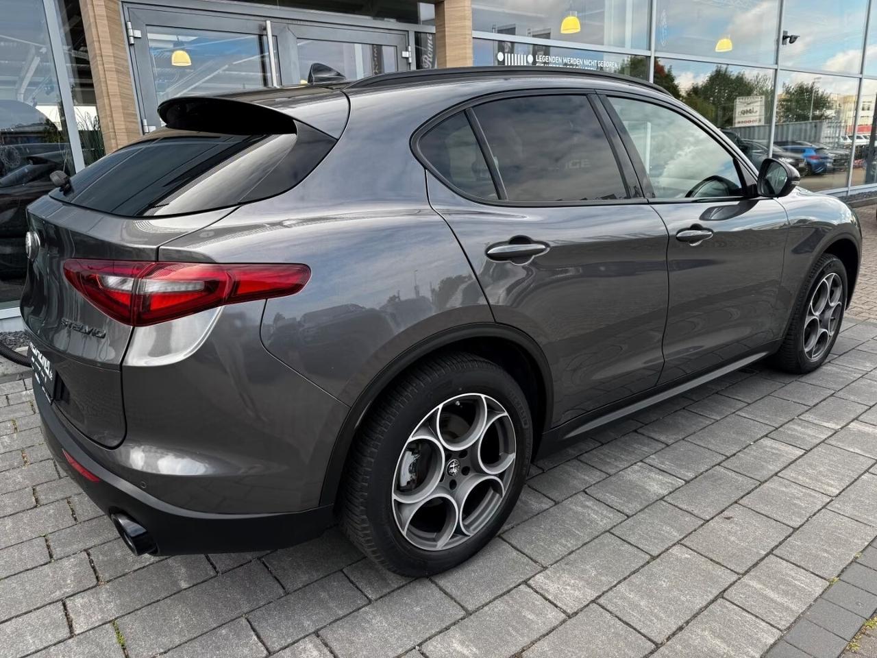 Alfa Romeo Stelvio 2.0 Turbo 200 CV AT8 Q4 Executive