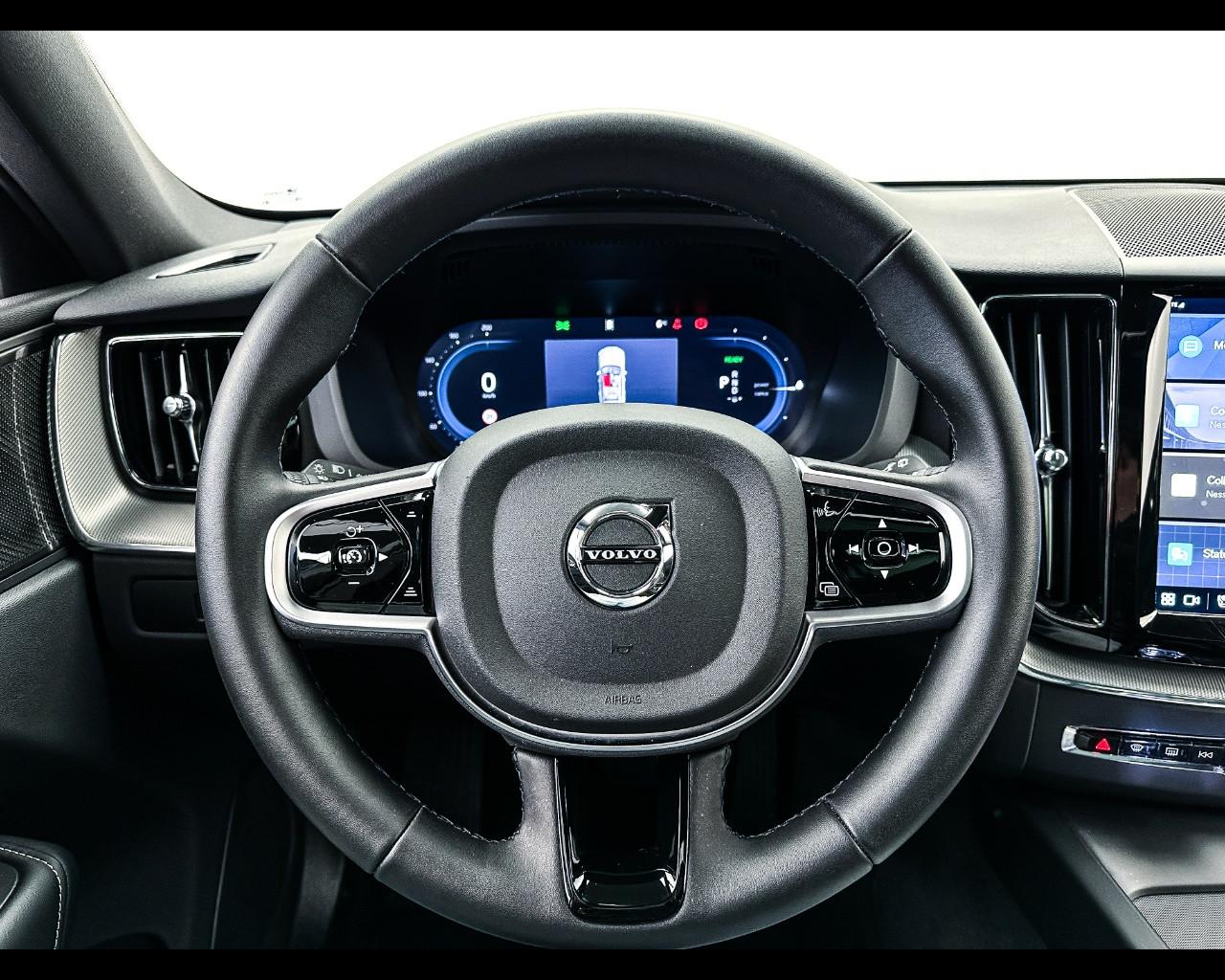 VOLVO XC60 (2017-->) - XC60 T6 Plug-in hybrid AWD automatico Core