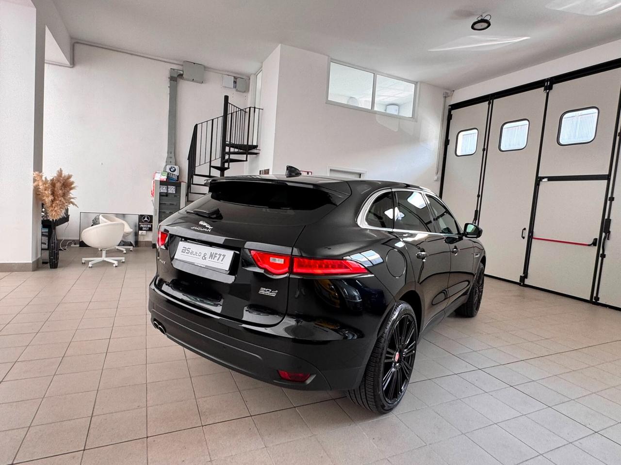 Jaguar F-Pace 2.0 D 180 CV AWD Prestige