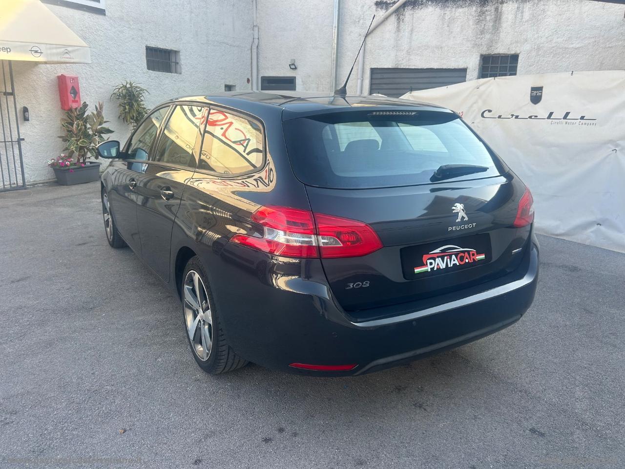 PEUGEOT 308 1.6 HDi 110 CV 5p. Féline