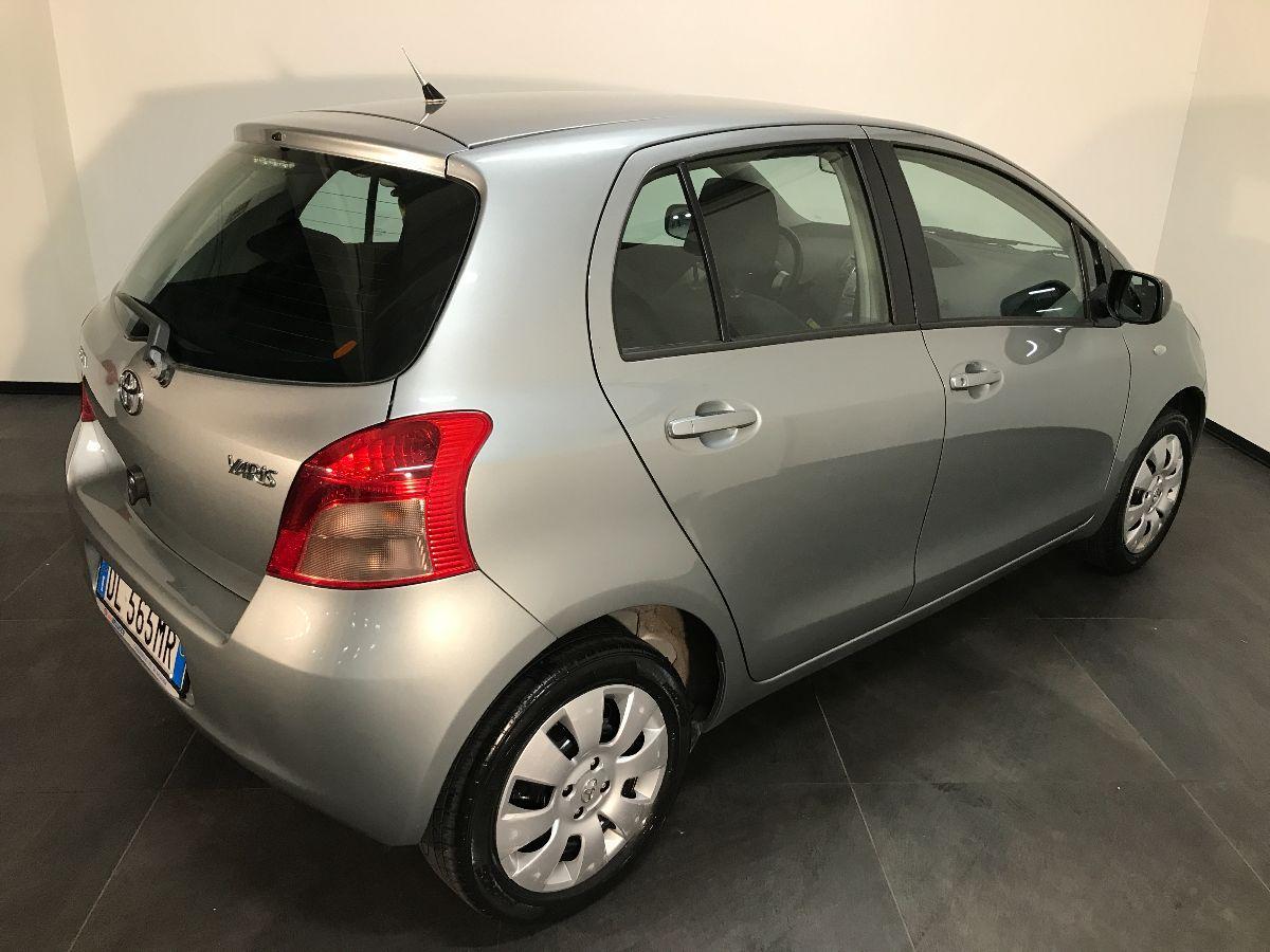 TOYOTA Yaris 1.0 5p. Sol