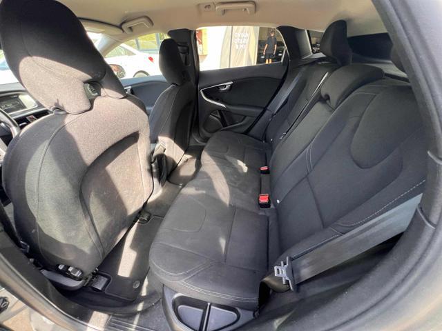 VOLVO V40 Cross Country D2 Business