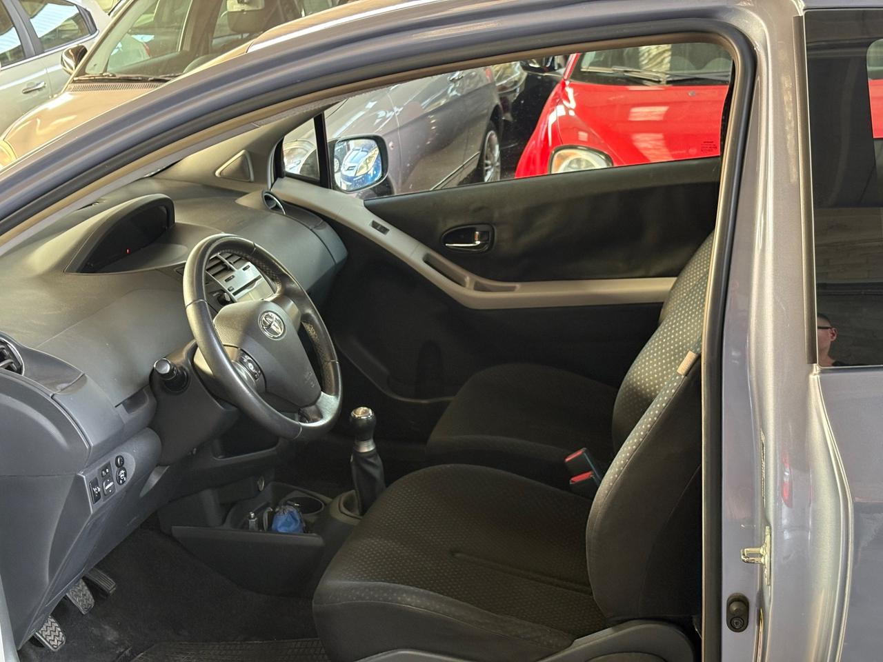 Toyota Yaris 1.0 5 porte Sol GPL