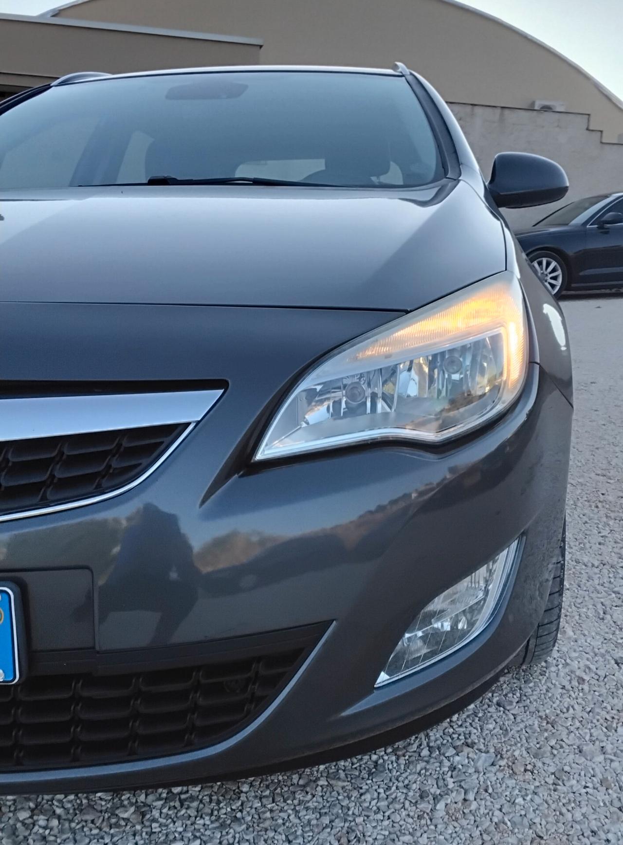 Opel Astra 1.7 CDTI 110CV Sports Tourer Cosmo
