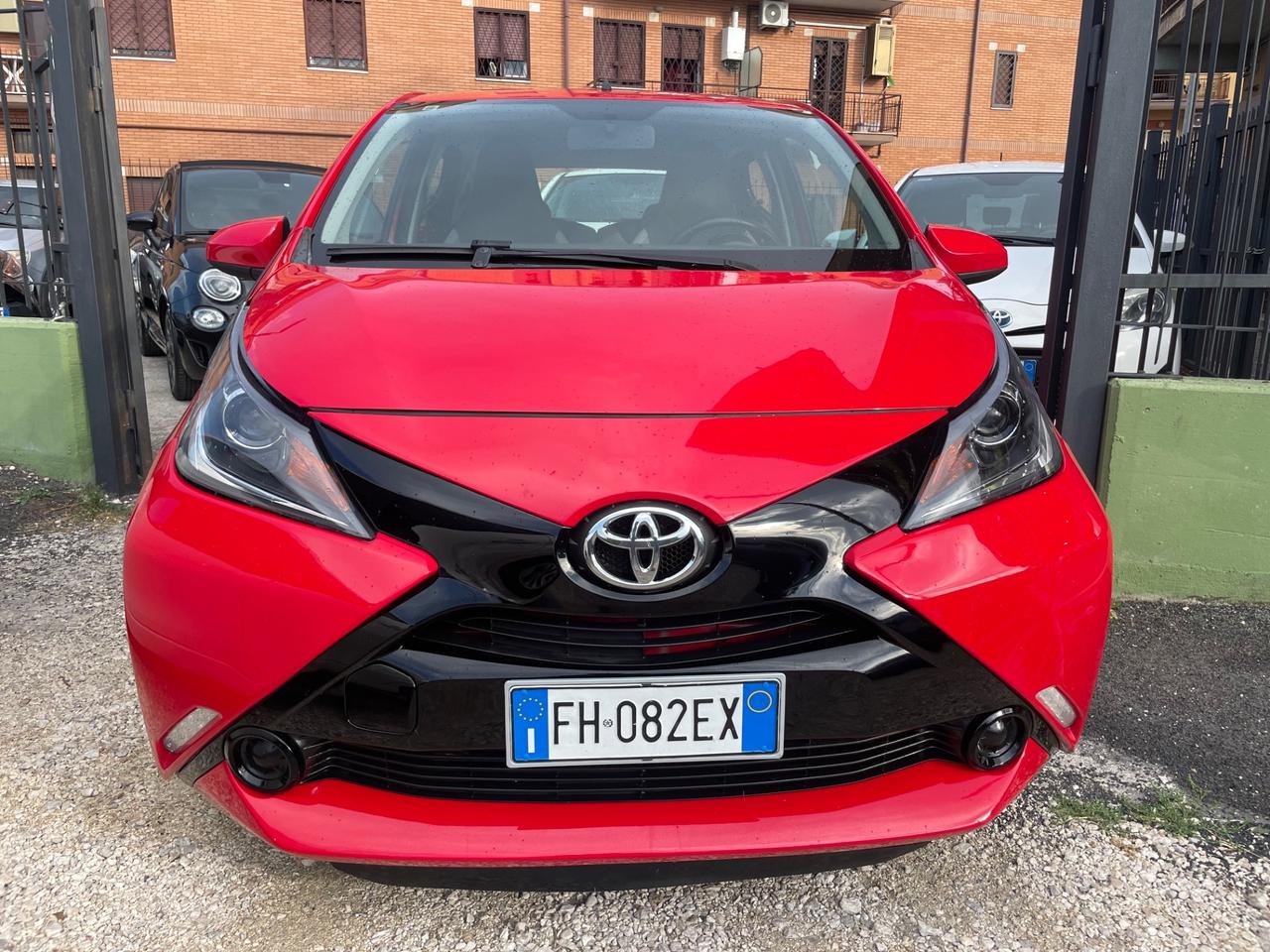 Toyota Aygo 1.0 VVT-i 69 CV 5 porte x-cite TSS