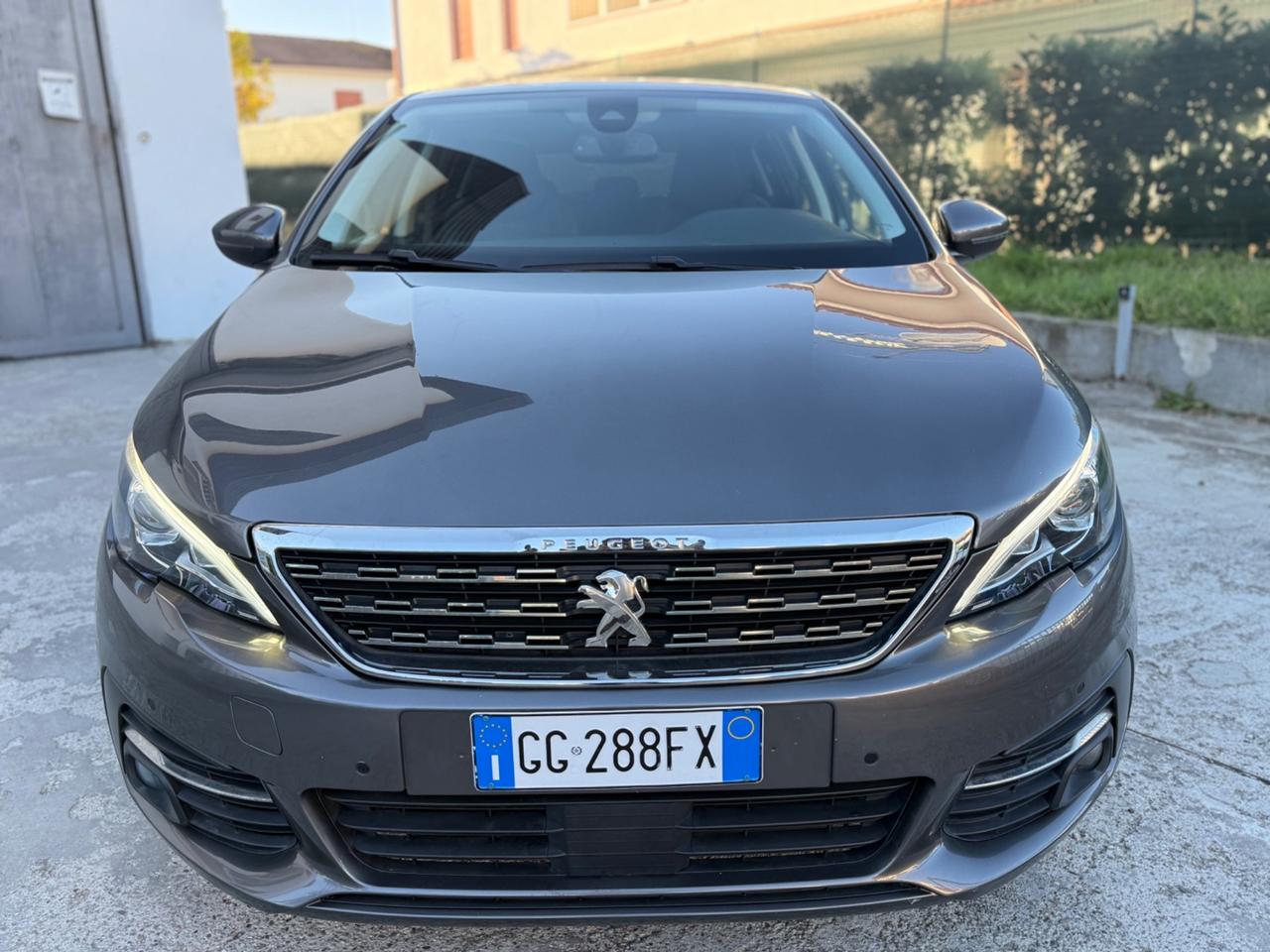 Peugeot 308 1.2 Turbo Benzina POCHI KM 2021 NEOPAT