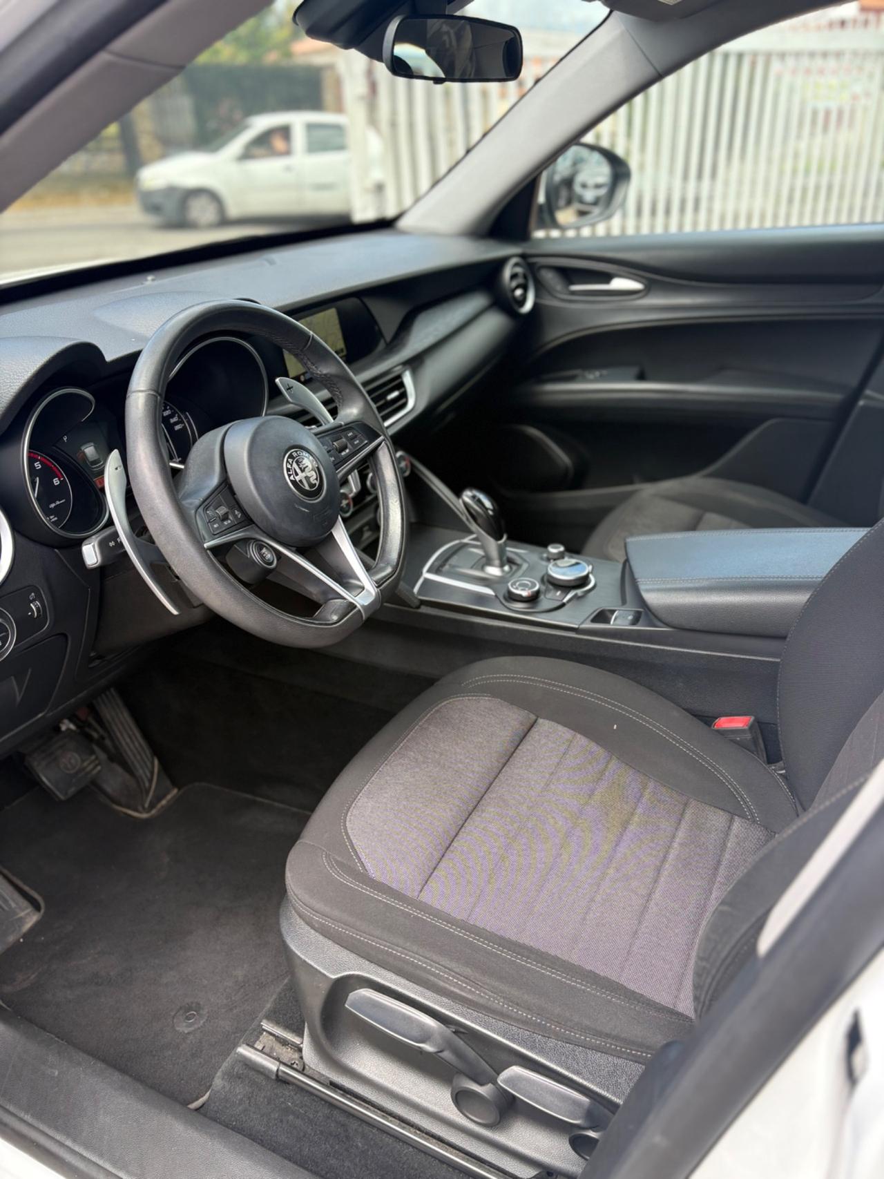 Alfa Romeo Stelvio 2.2 Turbodiesel 180 CV AT8 RWD Business