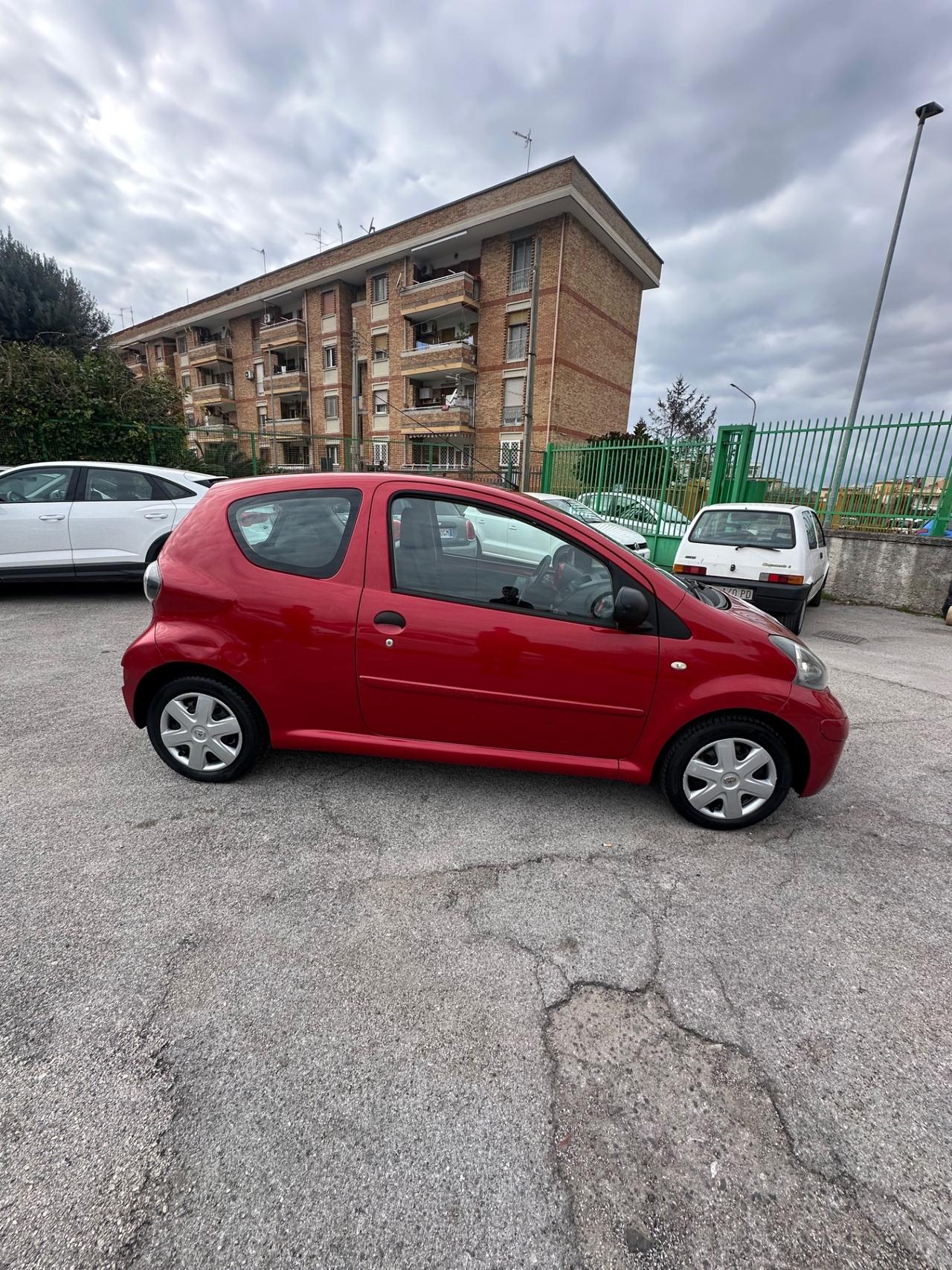 Toyota Aygo 1.0 12V VVT-i 3 porte Sol Red Edition