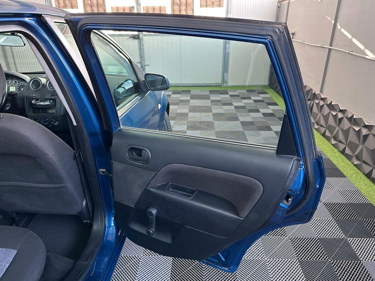 Ford Fiesta 1.4 TDCi 5p. Titanium