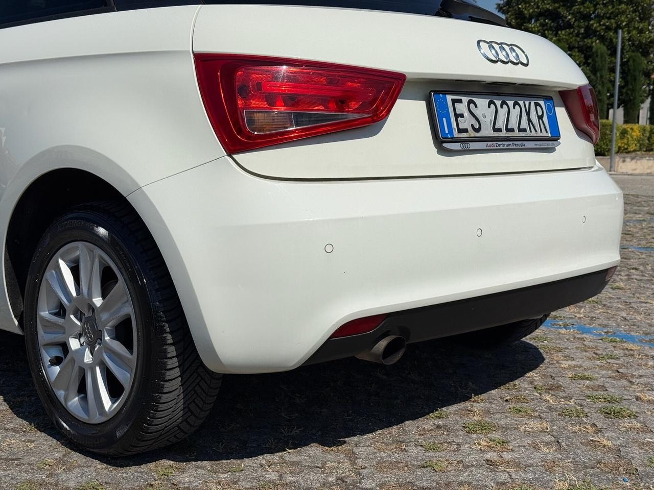 AUDI A1 2013 1.6 TDI 90cv Admired