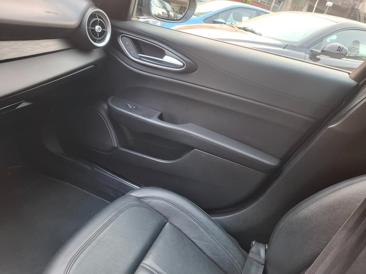 Alfa Romeo Giulia - 2.2 Eco Business Super 180 CV