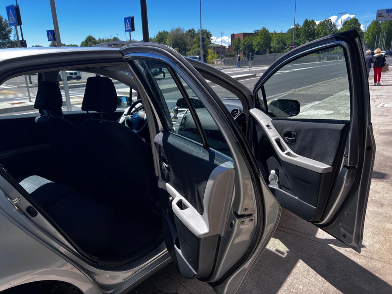Toyota Yaris 1.0 5 porte Sol