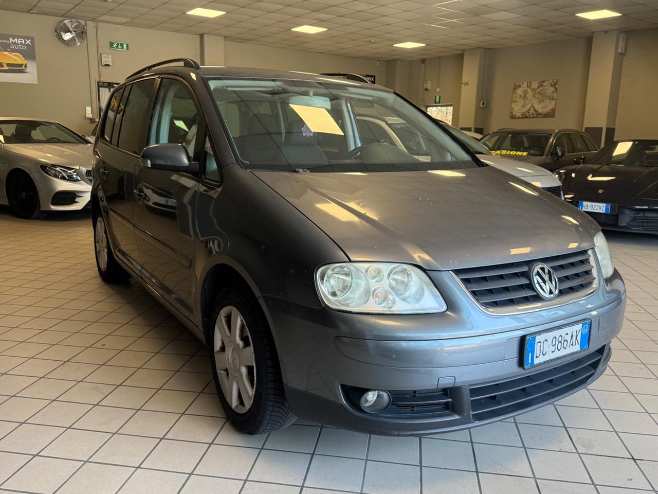 Volkswagen Touran 2.0 16V TDI Highline 7 POSTI!!