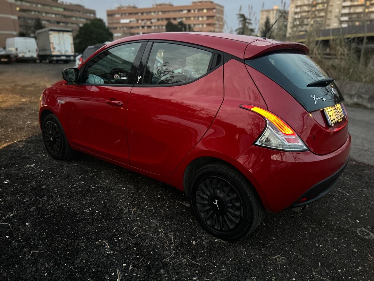 Lancia Ypsilon 1.2 69 CV 5 porte Elefantino