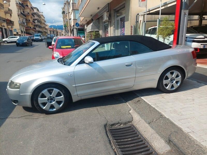 Audi A4 Cabriolet 2.5 V6 TDI cat