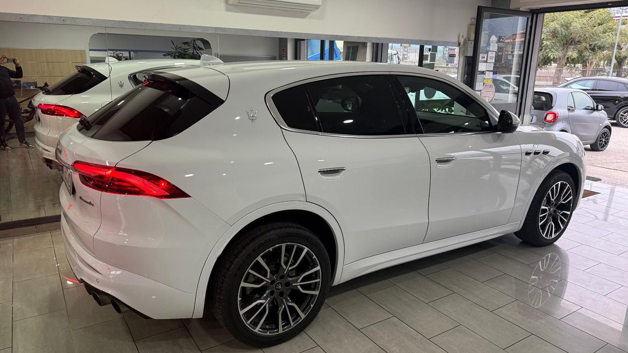 Maserati Grecale MHEV 300 CV AWD GT
