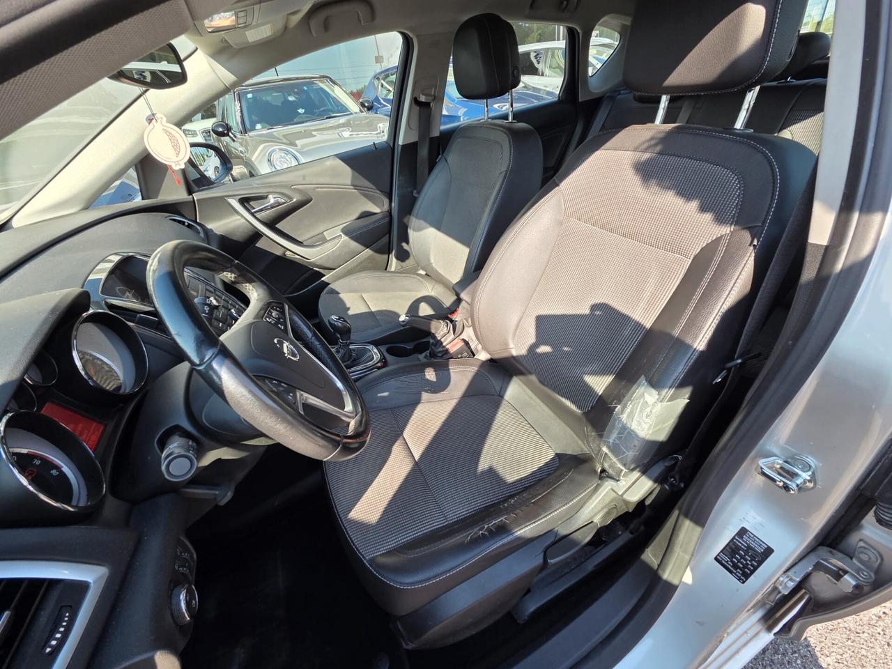 Opel Astra 1.4 Turbo 120CV 5 porte Cosmo *neopatentati* unipro* tagliandi certificati*