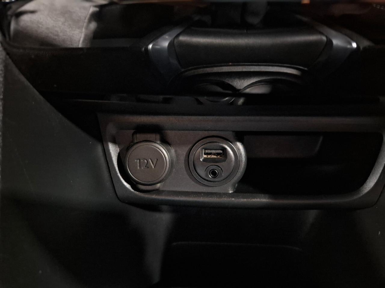 Peugeot 208 1.2 benzina Neopatentati