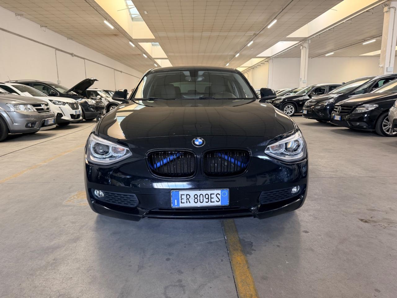 Bmw 120 120d 5p. Unique