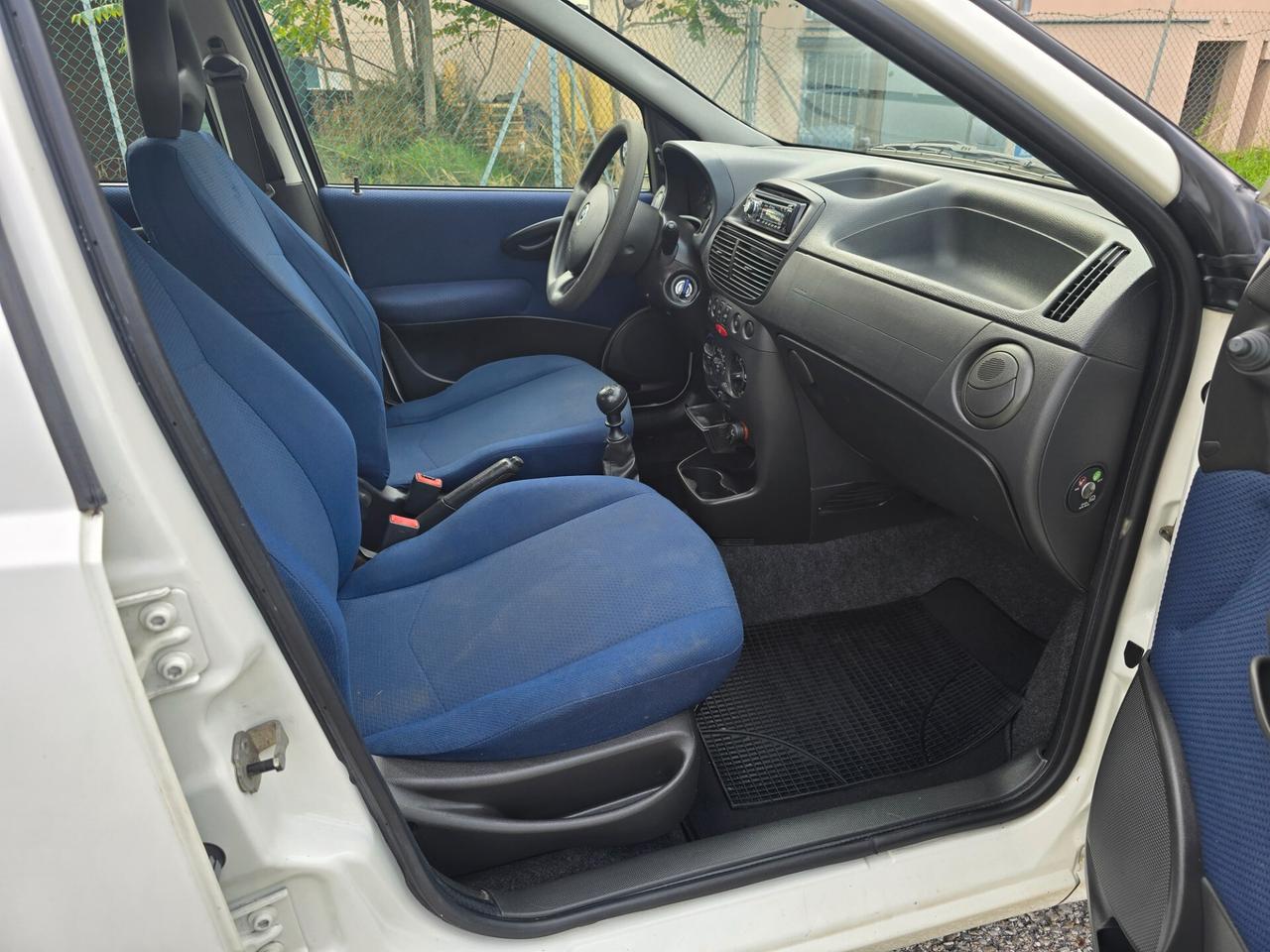 FIAT PUNTO 1.2 BENZINA- GARANZIA- NEOPATENTATI