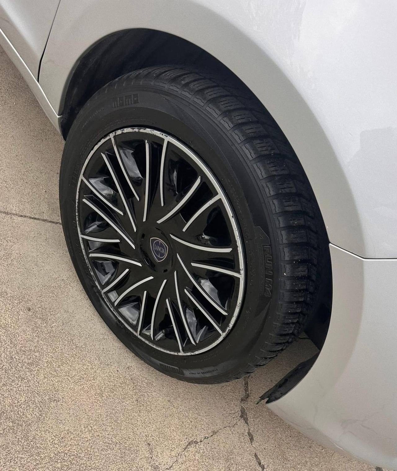 Lancia Ypsilon 1.3 MJT 16V 95 CV 5 porte S&S Gold