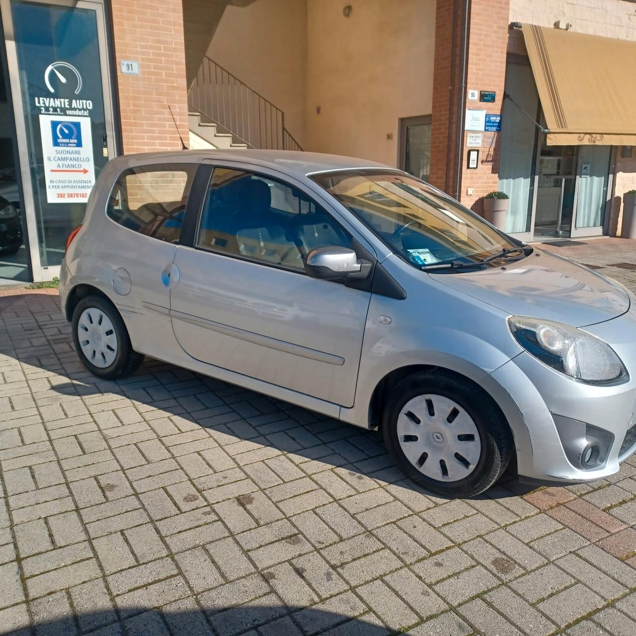 144.118KM TWINGO 1.2 PER NEOPATENTATI