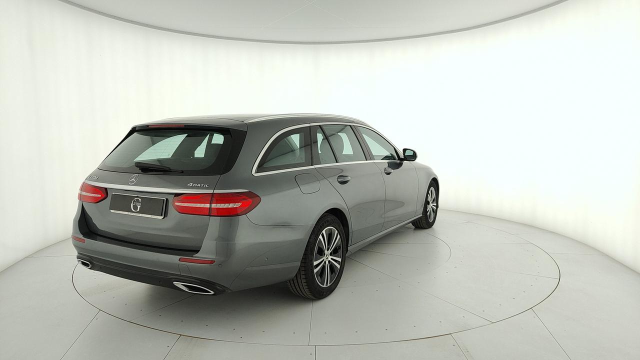 Mercedes-Benz E SW 220 d Business Sport 4matic auto m