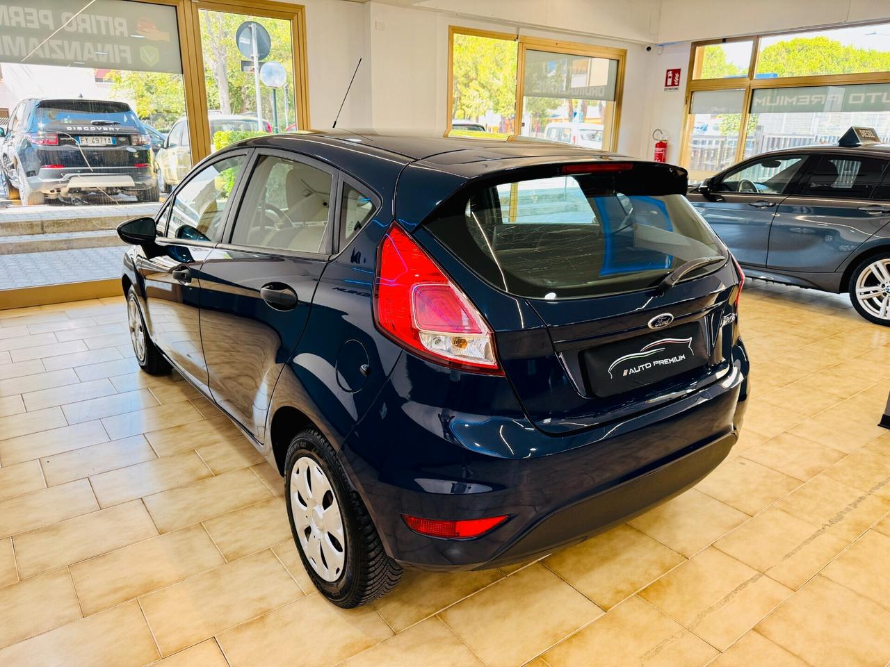 Ford Fiesta 1.5 Ambient TDCi 75CV 5 porte