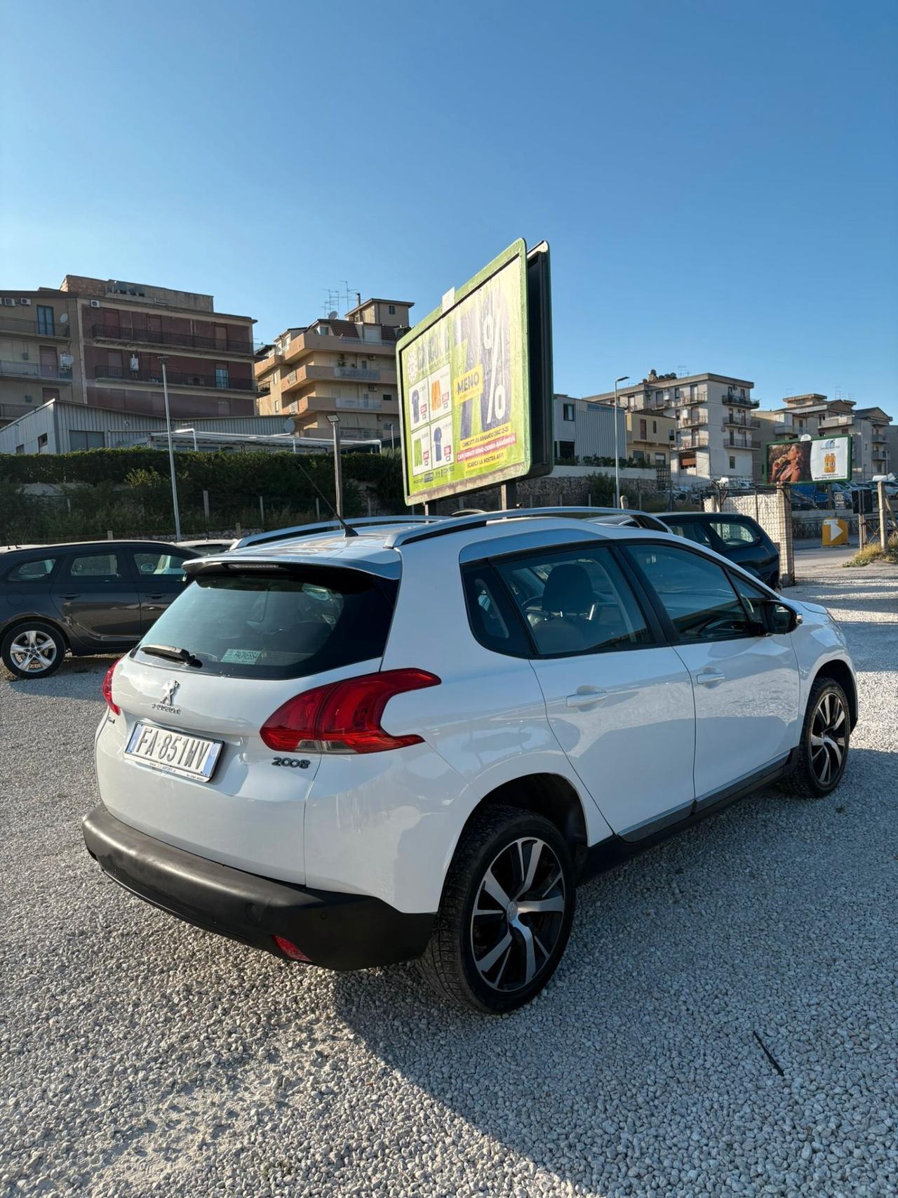 Peugeot 2008 BlueHDi 100 S&S Allure