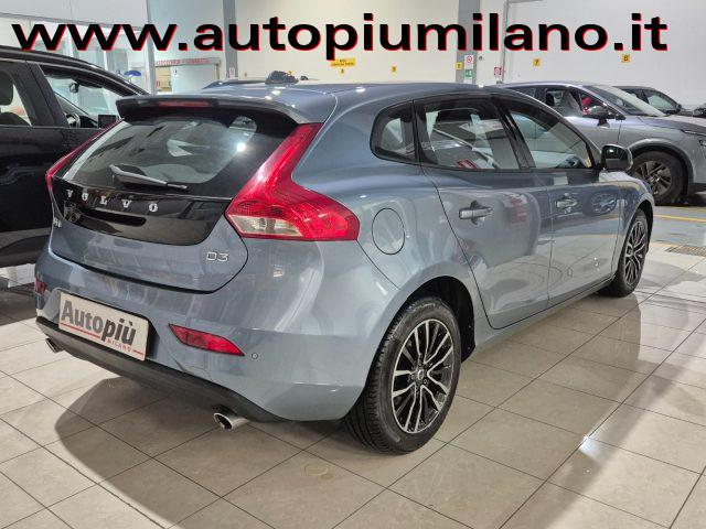 VOLVO V40 D3 Momentum