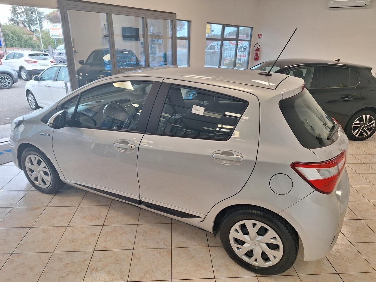 Toyota Yaris 1.5 Hybrid 5 porte Business