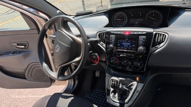Lancia Ypsilon 1.2 69 CV 5 porte Gold