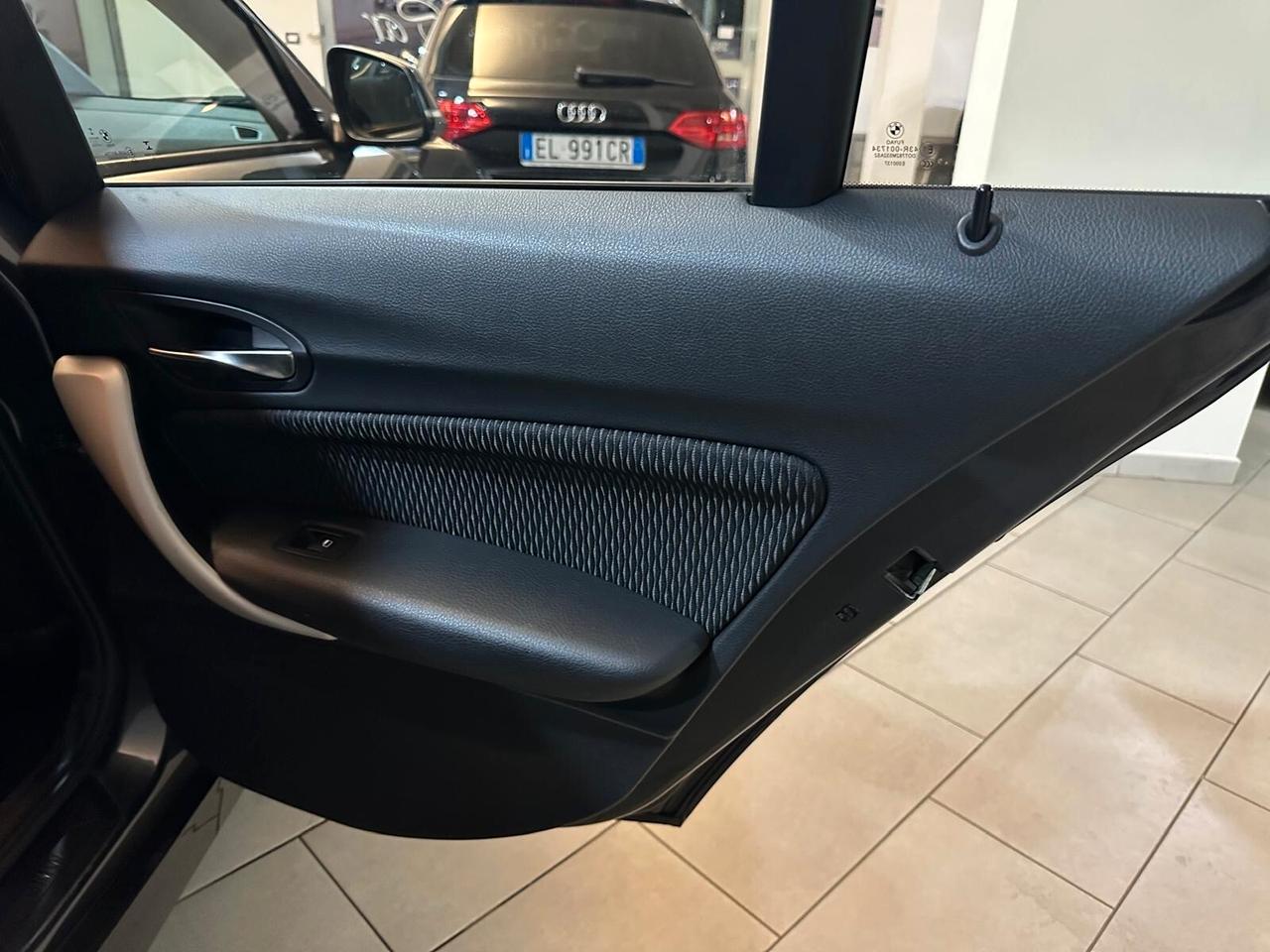 Bmw 116 116d 5p. Urban